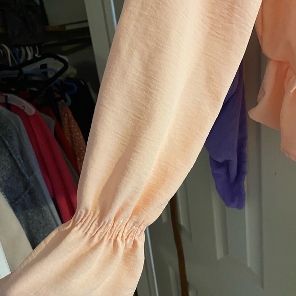 Cute going out shirt or for a nice dinner. - Picture 5 of 6